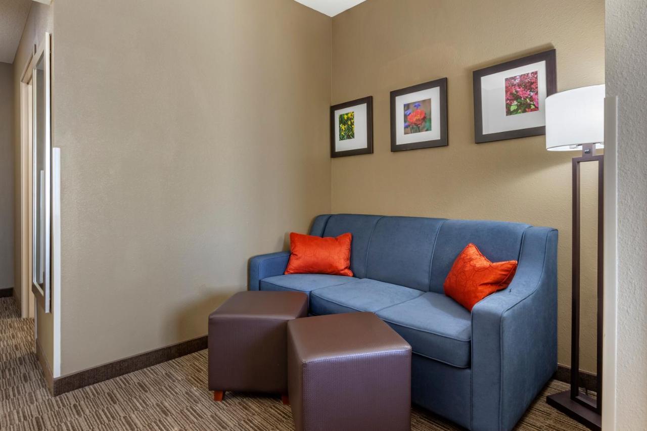 Comfort Suites Oshkosh Bilik gambar