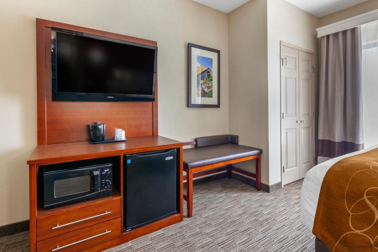 Comfort Suites Oshkosh Bilik gambar