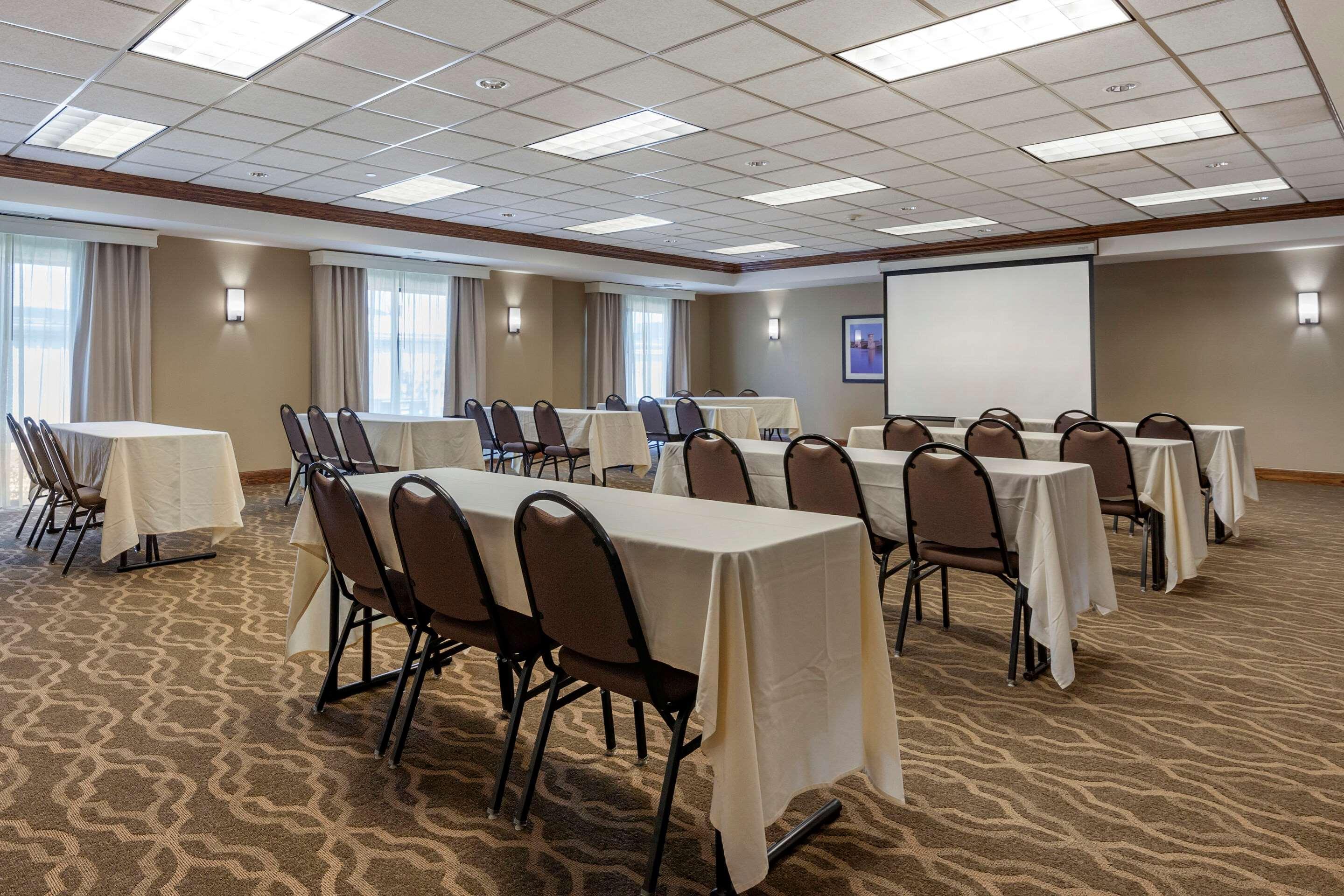 Comfort Suites Oshkosh Luaran gambar
