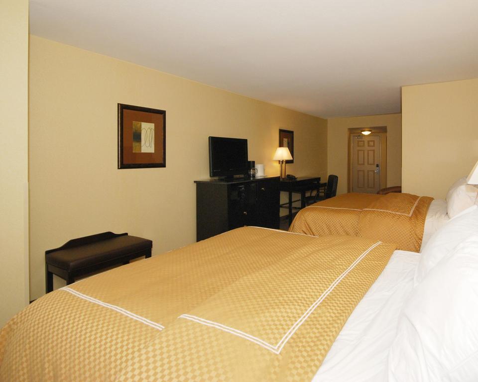 Comfort Suites Oshkosh Bilik gambar